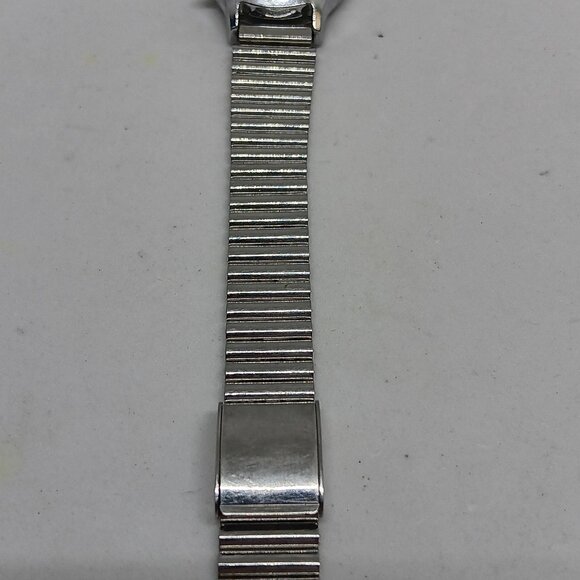 Vintage Timex Women\'s 27mm Silver Tone Blue Dial Digital Watch NEW BATTERY main image 7